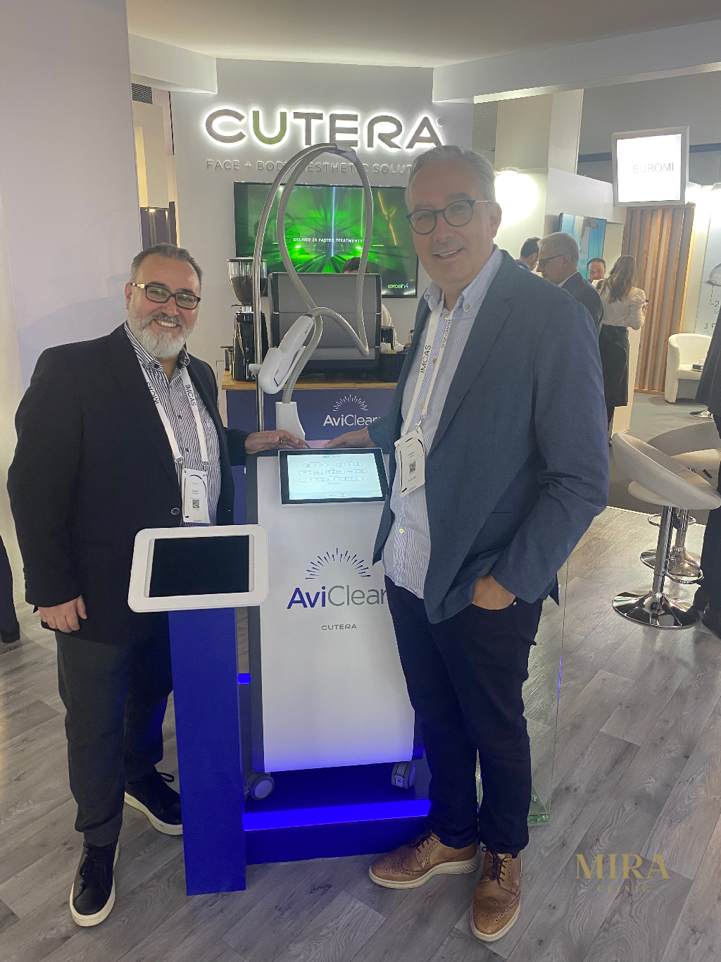 Dr Andrew Clark - Learning about the AviClear laser for treating acne in Paris in 2023